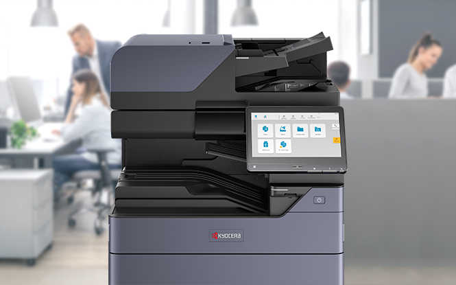 Профессиональный принтер Kyocera в офисной среде